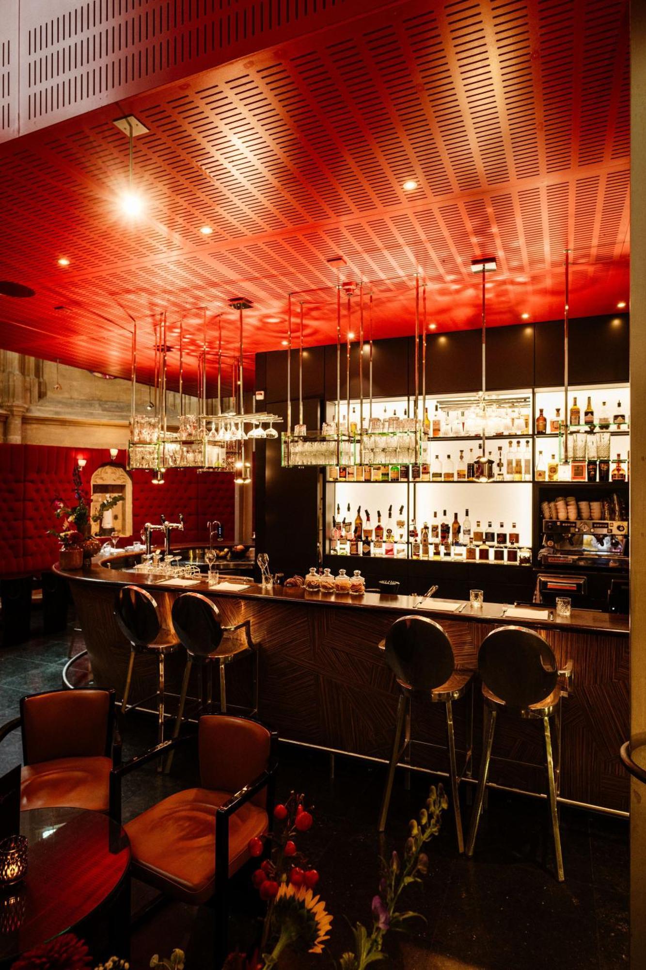 크루이쉐렌호텔 마스트리흐트 외부 사진 The bar at the restaurant